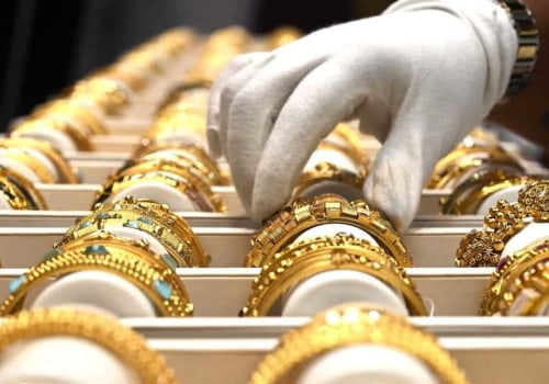Which mutual funds invest in gold?